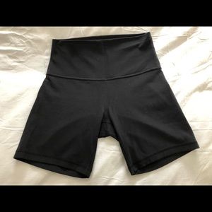 Lululemon 6 inch align shorts